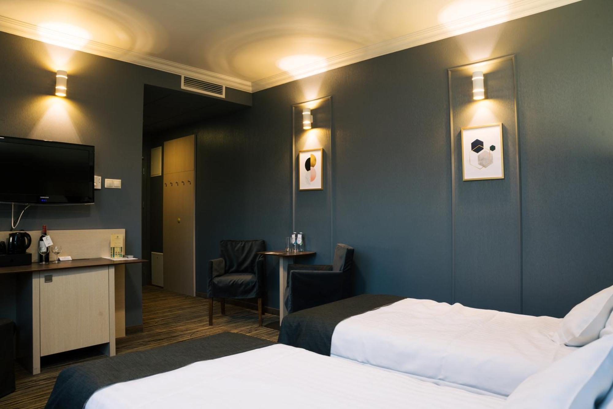 Hotel Natura Residence Business&Spa Siewierz Ngoại thất bức ảnh